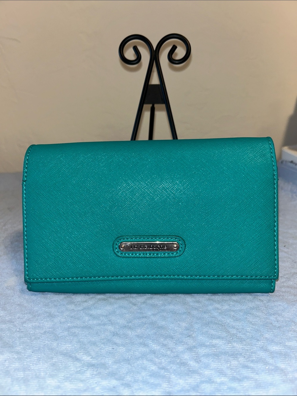 Liz Claiborne saffiano faux leather wallet in a vibrant teal/turquoise color